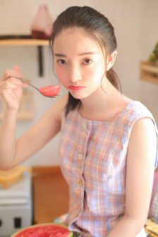 北原里英